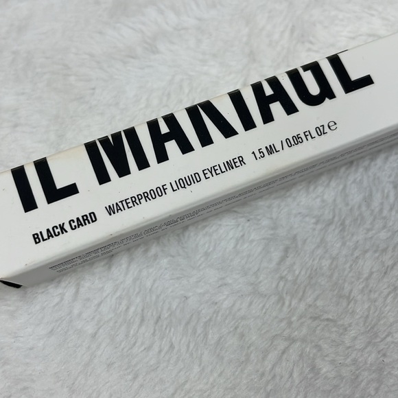 Il Makiage Black Card Waterproof Liquid Eyeliner, 1.5 ML/0.05 oz. - Picture 5 of 5